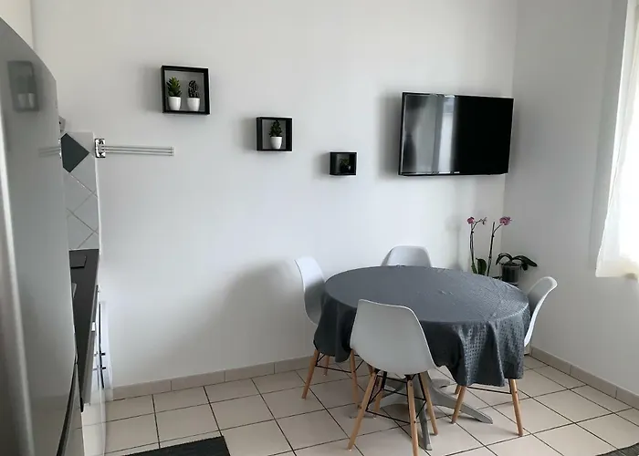 Des Tilleuls Rdc 아파트 *